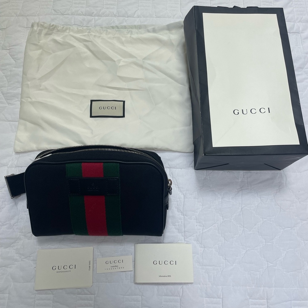 Gucci Black and Green Toiletry Bag with Signature Design